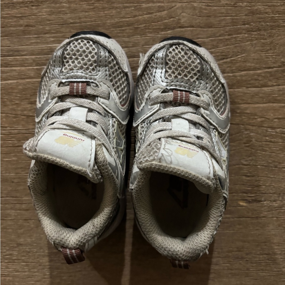New Balance Beige and White Kids' Sneakers 530